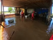 Enchente no Rio Meia Ponte alaga residências em Go