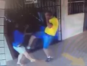 Vídeo: homem espanca mãe e esfaqueia adolescente q