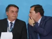 Bolsonaro se reúne com presidente da Caixa; saída 