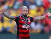 Flamengo multa Vidal por episódios de indisciplina