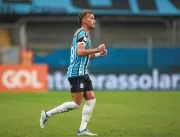 Grêmio faz 5 no lanterna Coritiba e assume vice-li