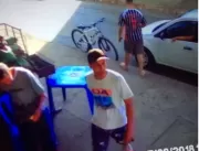 Vídeo: jovem atira em rival e foge após briga de g