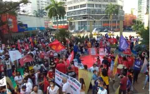 Sindicatos fazem ato em Goiânia por reajuste salar