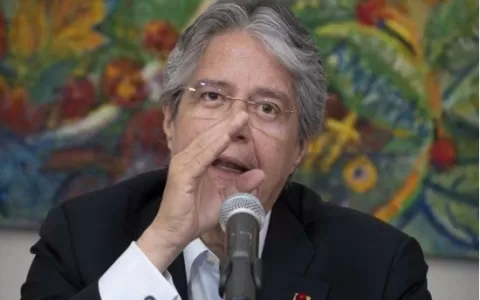 Congresso do Equador autoriza abertura de impeachm