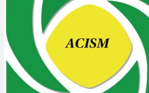 Natália Cotrin presidente da ACISM comemora aprova