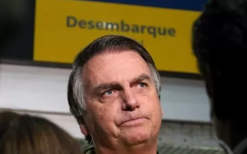 Facada nas costas, diz Bolsonaro após se tornar in
