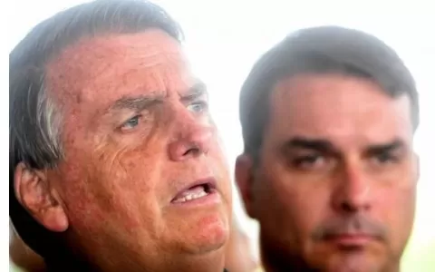 Flávio sobre o pai: TSE deu a Bolsonaro hoje uma v