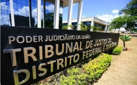 Justiça manda recolher exemplares de revista com reportagem que denunciou Bolsonaro