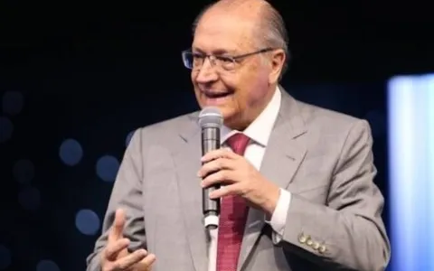 Alckmin volta a criticar Selic e afirma que juros estão “escandalosos”