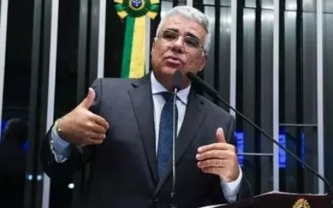 Girão critica ‘omissão covarde’ do Senado e volta 