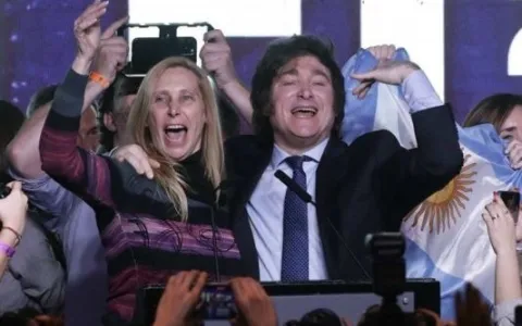 Javier Milei, o Bolsonaro argentino, lidera eleiçõ