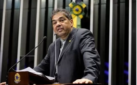 Ex-senador Hélio José é condenado por passar a mão