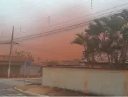Tempestade de terra cobre Santa Fé de Goiás e assu