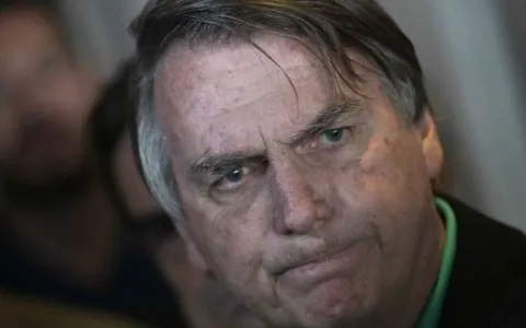 Bolsonaro defende golpistas: Se eu continuasse, nã