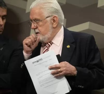 Voto de Jaques Wagner a favor de PEC irrita ministros de Lula e do STF