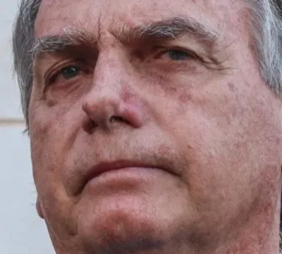 Bolsonaro é citado 40 vezes em relatório final, mas escapa da CPI do DF