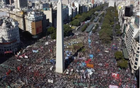 Argentina: Javier Milei toma medidas para silencia