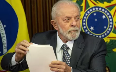 Análise: Bate-boca e tapa na cara roubam a cena de Lula