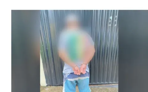 Homem é preso em Goiânia por matar vizinha a facadas em praça pública