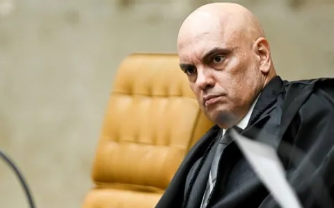 Moraes silencia sobre suposta reunião com Bolsonar