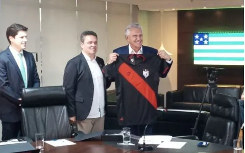 Adson Batista levanta possibilidade do Atlético Go