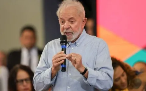 Lula participa da inauguração de estação dágua em 