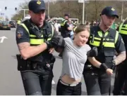 Polícia da Holanda prende Greta Thunberg em manife
