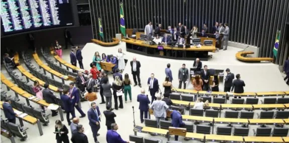Câmara aprova retorno do Dpvat em vitória do gover
