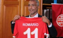 Romário é inscrito pelo América-RJ e, aos 58, pode