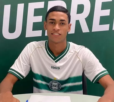 Após deixar o Goiás, Guilherme assina contrato pro