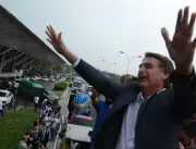 Bolsonaro aplaude Mourão e sugere armas para todos