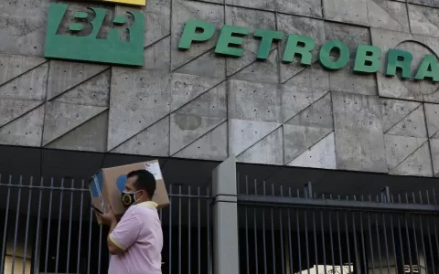 Petrobras reajusta preços da gasolina e do diesel 