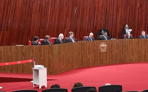TSE cassa chapa de vereadores por fraude à cota de