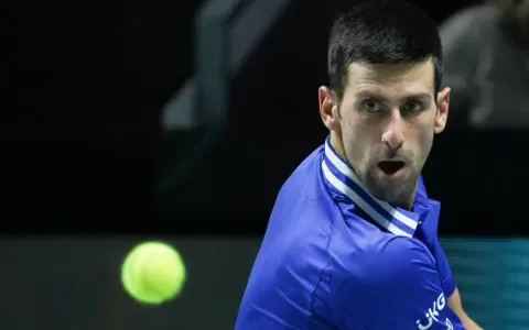 Djokovic estreia com vitória em primeira partida a