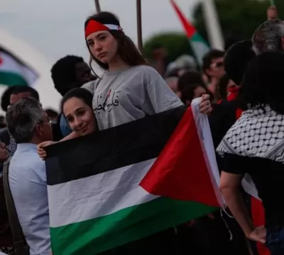 Atos de apoio aos palestinos reúnem milhares em vá