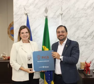 Secretário Carlos Humberto recebe a Deputada Estadual Claudia Lelis para debater sobre a capacitação profissional de MEIs