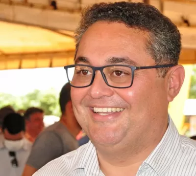 Alegando “questões pessoais” Jairo Mariano deixa 1º escalão do Governo