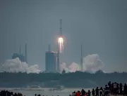 Parte de foguete chinês cairá na Terra até amanhã