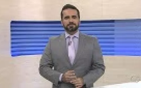 Apresentador Filipe Toledo, da TV Gazeta, sofre in