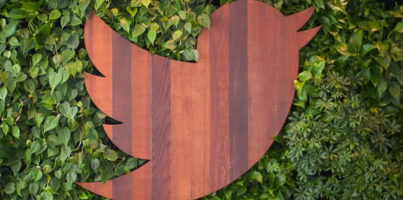 Twitter anuncia botão que separa tweets recentes dos destacados na página inicial