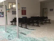 Vândalos destroem fachada da Unidade de Saúde da Família do Novo Mundo, em Maceió