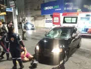 VÍDEO: Colisão entre carro e moto resulta em mulher ferida em Arapiraca
