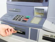 Caixas eletrônicos de agência bancária são depreda