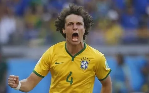 Flamengo acerta com David Luiz, seu terceiro refor