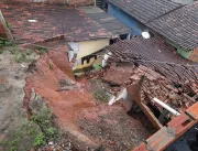 Menino morre soterrado após casa ser atingida por deslizamento de barreira em Maceió