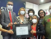 Câmara concede título de Cidadã Honorária de Maceió a professora da Ufal Maria Edna Bezerra