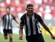Botafogo vence, sobe na tabela e deixa clima no Fl
