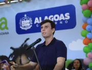 Escola reaberta em Coqueiro Seco será de tempo integral, anuncia governador