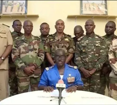 Militares do Níger capturam presidente e anunciam golpe em rede nacional