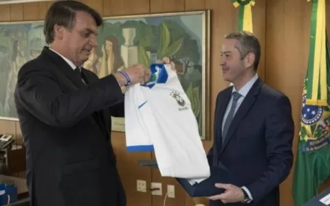 Bolsonaro parabeniza Conmebol por Brasil sediar Co